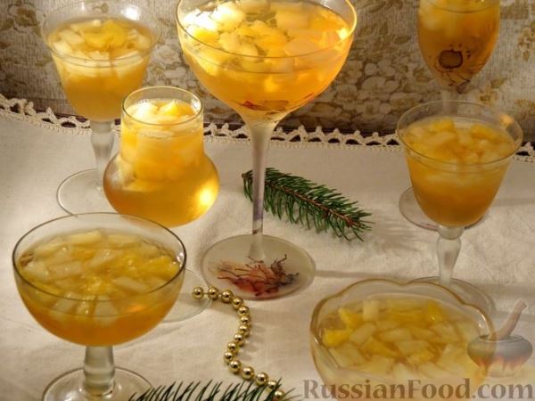Желе из шампанского с апельсинами и ананасами